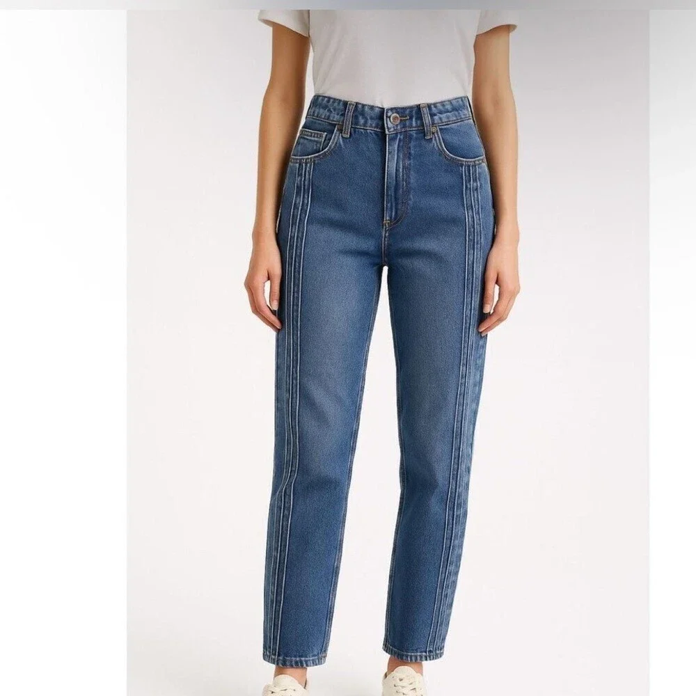 BDG Urban Outfitters Mom Jeans W28 High Rise Straight Leg